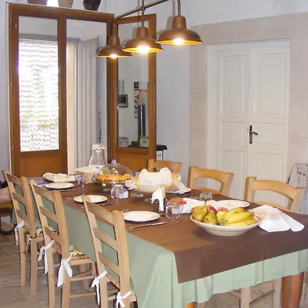 Masseria Pelosella Bed & Breakfast 3*