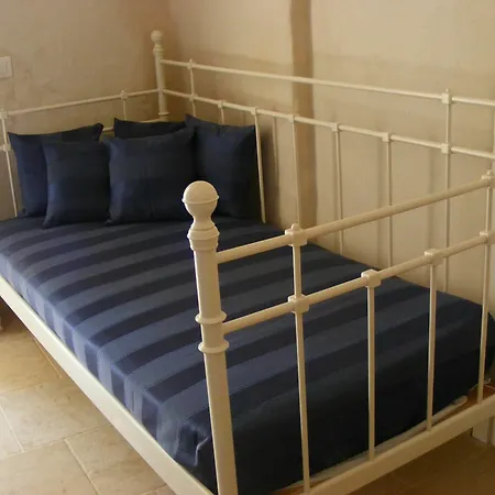Masseria Pelosella Bed & Breakfast 3*